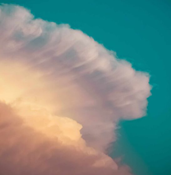 KUROS Studio Branding creatividad por las nubes